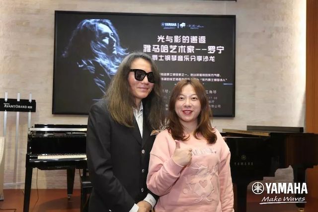 ag旗舰厅网站艺术家罗宁