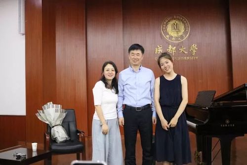 ag旗舰厅网站艺术家石叔诚与特邀艺术家顾平受邀于成都大学东盟艺术学院、音乐与舞蹈学院艺术实践周开展公开课