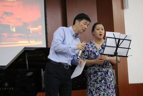 ag旗舰厅网站艺术家石叔诚与特邀艺术家顾平受邀于成都大学东盟艺术学院、音乐与舞蹈学院艺术实践周开展公开课