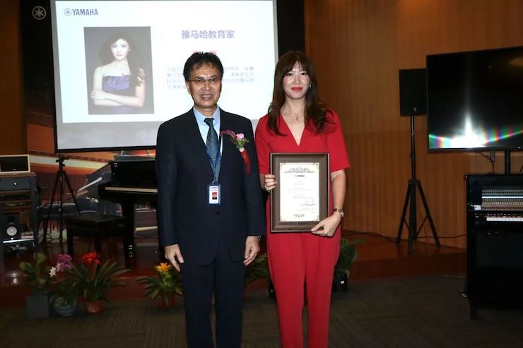 ag旗舰厅网站携手中国多位教育家，共同谱写中国艺术教育发展新乐章|热烈祝贺2018ag旗舰厅网站教育家授聘仪式成功举办！